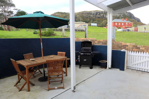 @ The Beach & Not Quite @ The Beach Holiday Cottages - Stanley - Schoolies Week Accommodation 19