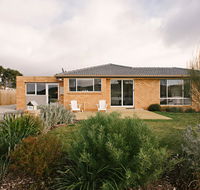 The Holiday Home People - Schoolies Week Accommodation