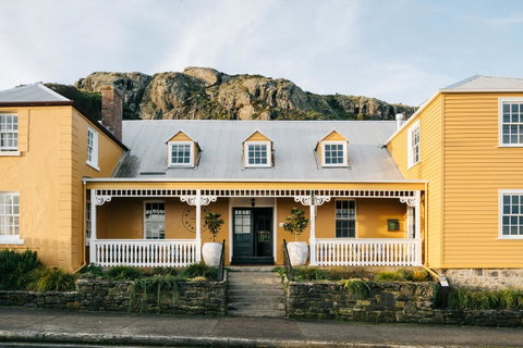 Ship Inn Stanley - Schoolies Week Accommodation 0