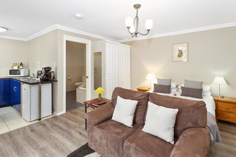 Oyster Cove Chalet - Schoolies Week Accommodation 5