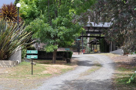 Oyster Cove Chalet - Schoolies Week Accommodation 23