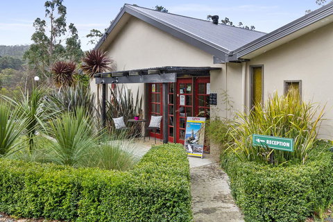 Oyster Cove Chalet - Schoolies Week Accommodation 13