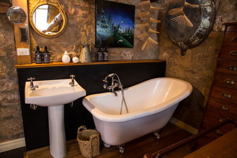Twamley Farm - Schoolies Week Accommodation 11