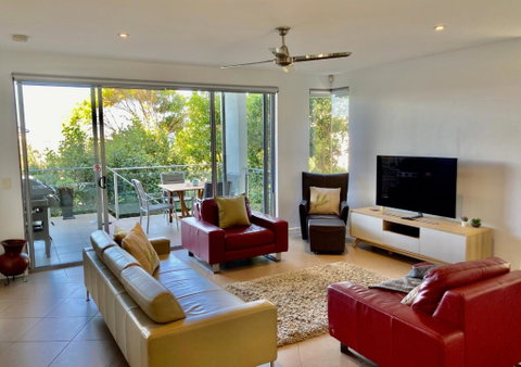 NEW Sunshine Beach Family Escape 3 Bedroom With Free Wifi And Parking - Schoolies Week Accommodation 3