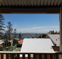 Newcastle Short Stay Apartments - Vista Apartment - Schoolies Week Accommodation