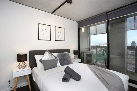 NGV Art Centre Retreat - StayCentral - Schoolies Week Accommodation 3