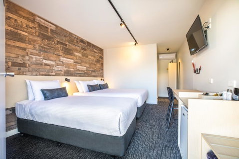 Nightcap At Westside Hotel - Schoolies Week Accommodation 0