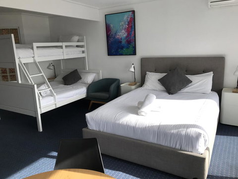 North Pier Hotel - Schoolies Week Accommodation 3