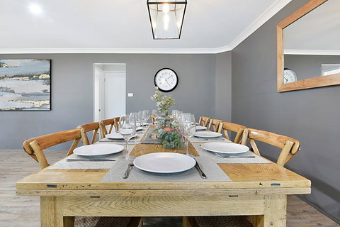 Nulkaba House  -  Sleeping In Style - Schoolies Week Accommodation 1