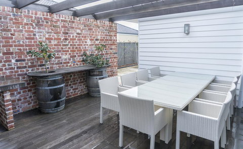 OCEAN & EARTH - Schoolies Week Accommodation 3