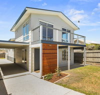 Ocean Chill 10 Minutes Drive to Phillip Island Pet Friendly Family Home Sleeps 8 - Schoolies Week Accommodation