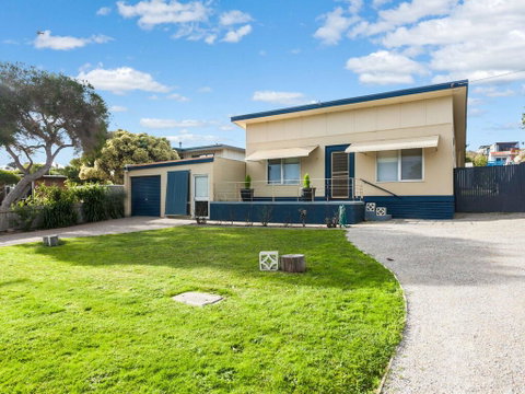 OCEAN SOUNDS - Anglesea - Schoolies Week Accommodation 0