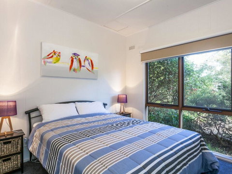 OCEANS 12 - ANGLESEA - Schoolies Week Accommodation 1