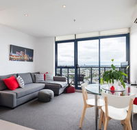One bedroom City Apt with Spectacular Views - Schoolies Week Accommodation