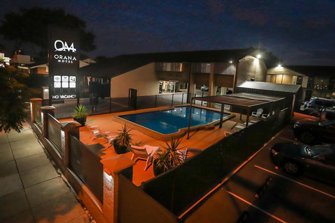 Orana Motel - Schoolies Week Accommodation 0