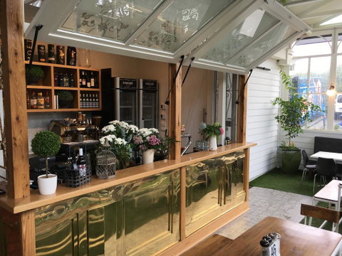 Oscars Hotel And Cafe Bar - Schoolies Week Accommodation 0