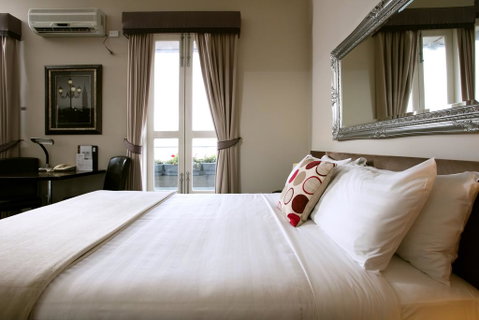 Oscars Hotel And Cafe Bar - Schoolies Week Accommodation 3