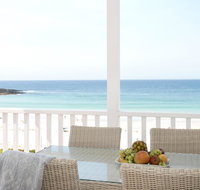 Pa's Beach House - Apartment 1 - Schoolies Week Accommodation