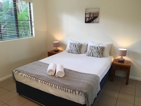 Palms At Trinity - Schoolies Week Accommodation 0