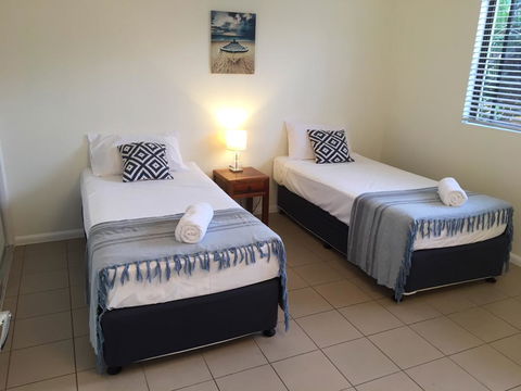 Palms At Trinity - Schoolies Week Accommodation 1