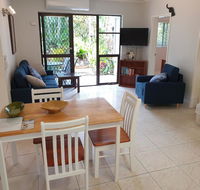 Palms Trinity Beach - Schoolies Week Accommodation