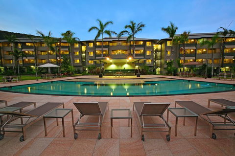 Paradise Palms Resort - Schoolies Week Accommodation 0