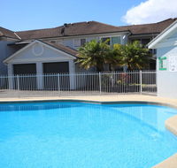 Paradise Waters - No. 13 - Schoolies Week Accommodation