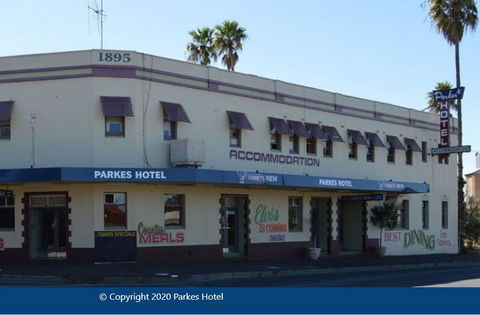 Parkes Hotel - Schoolies Week Accommodation 0