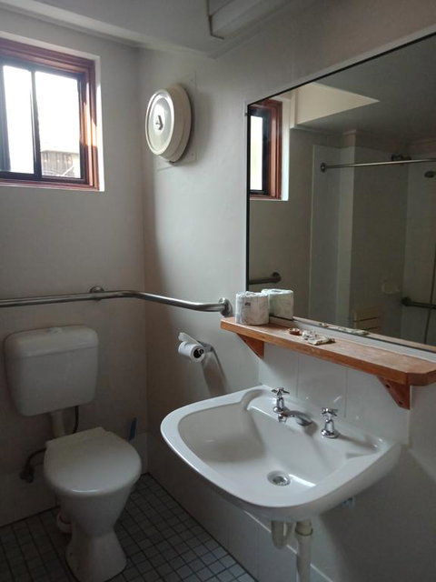 Parkway Motel - Schoolies Week Accommodation 3