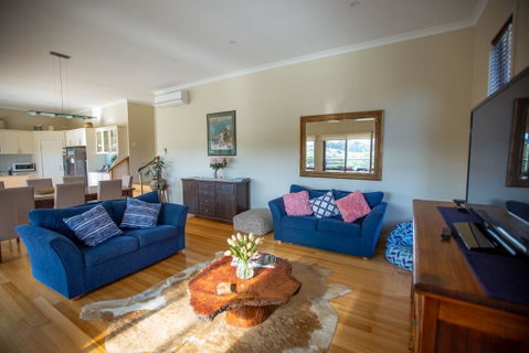 Paula's Place 8 Ti Tree Close Robe - Schoolies Week Accommodation 0