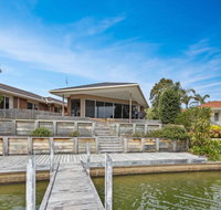 Pelican Brief - relaxing canal frontage - Schoolies Week Accommodation