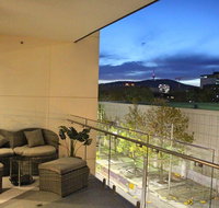 Perfectly Located Modern Apartment - Canberra CBD - Schoolies Week Accommodation