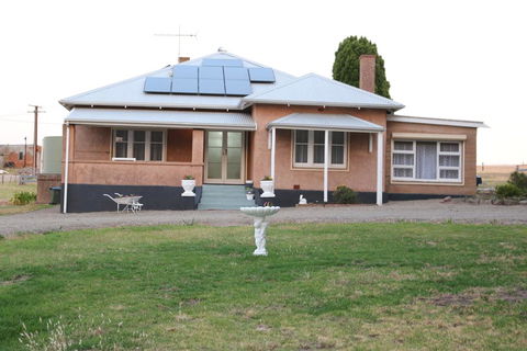 Pink Gums Farmstay - Schoolies Week Accommodation 0