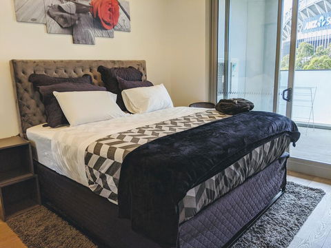 Presidential 3-bed 2-bath, Balcony, With Pool Included - Schoolies Week Accommodation 2