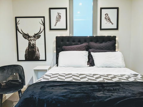 Presidential 3-bed 2-bath, Balcony, With Pool Included - Schoolies Week Accommodation 3