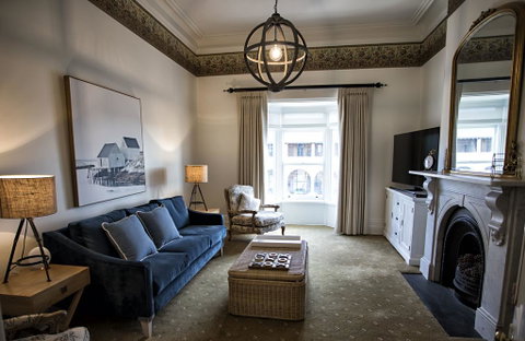 QPO QUEENSCLIFF - Schoolies Week Accommodation 0