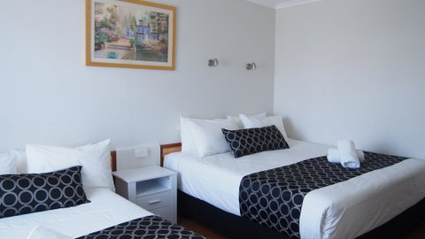 Queanbeyan Motel - Schoolies Week Accommodation 3
