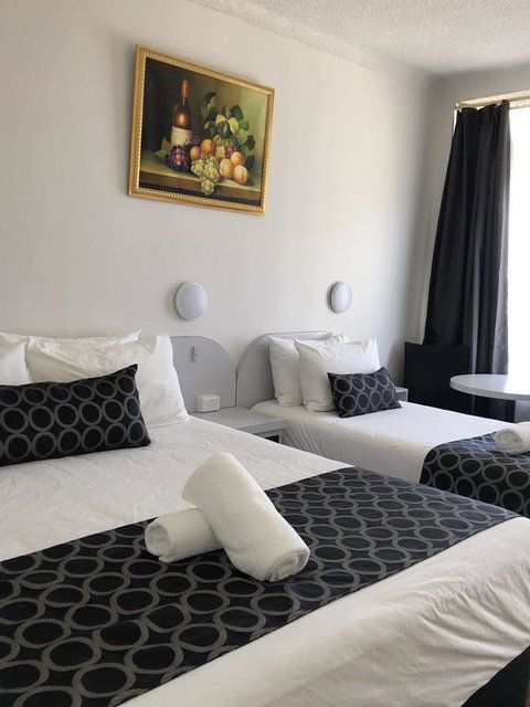 Queanbeyan Motel - Schoolies Week Accommodation 1