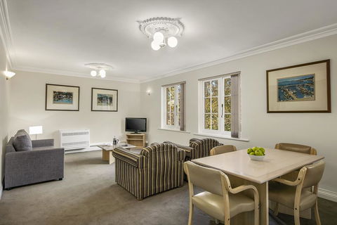 Quest Trinity House - Schoolies Week Accommodation 1