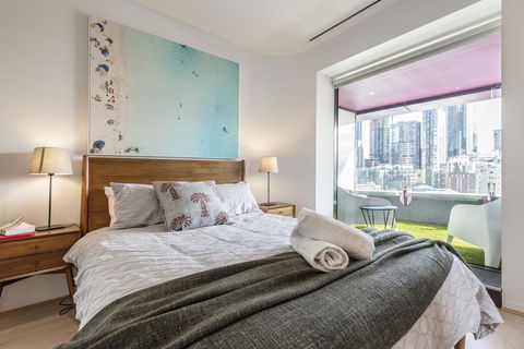 QV2 APARTMENT ON SWANSTON ST - Schoolies Week Accommodation 0