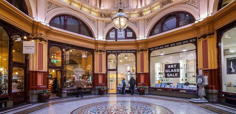 QV2 APARTMENT ON SWANSTON ST - Schoolies Week Accommodation 1