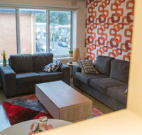 Rare  Spacious Apt W/ City Views Close to CBD/MCG Free Wi-Fi  Carpark  Netflix - Schoolies Week Accommodation