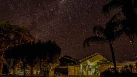 Renmark Country Club - Schoolies Week Accommodation 3