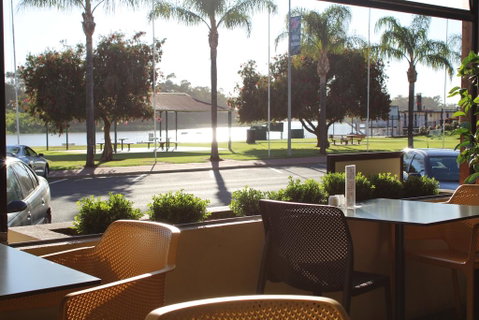 Renmark Hotel Motel - Schoolies Week Accommodation 3