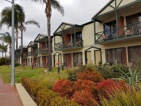 Renmark Hotel Motel - Schoolies Week Accommodation 0