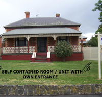 RJ's Bed  Breakfast - Schoolies Week Accommodation