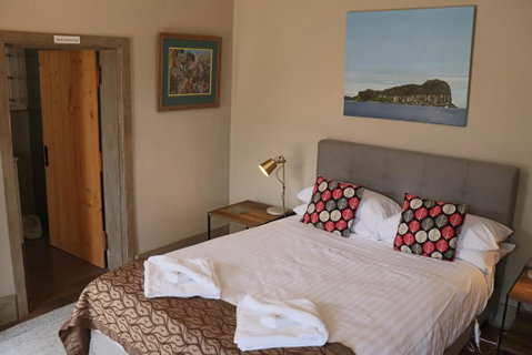 Robinson Cottage - Schoolies Week Accommodation 1
