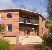 Romeo  Juliet - Schoolies Week Accommodation