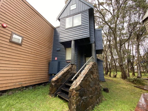 Ropers - Schoolies Week Accommodation 0