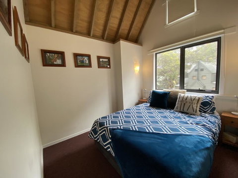 Ropers - Schoolies Week Accommodation 2